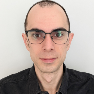 headshot Milan Pešić